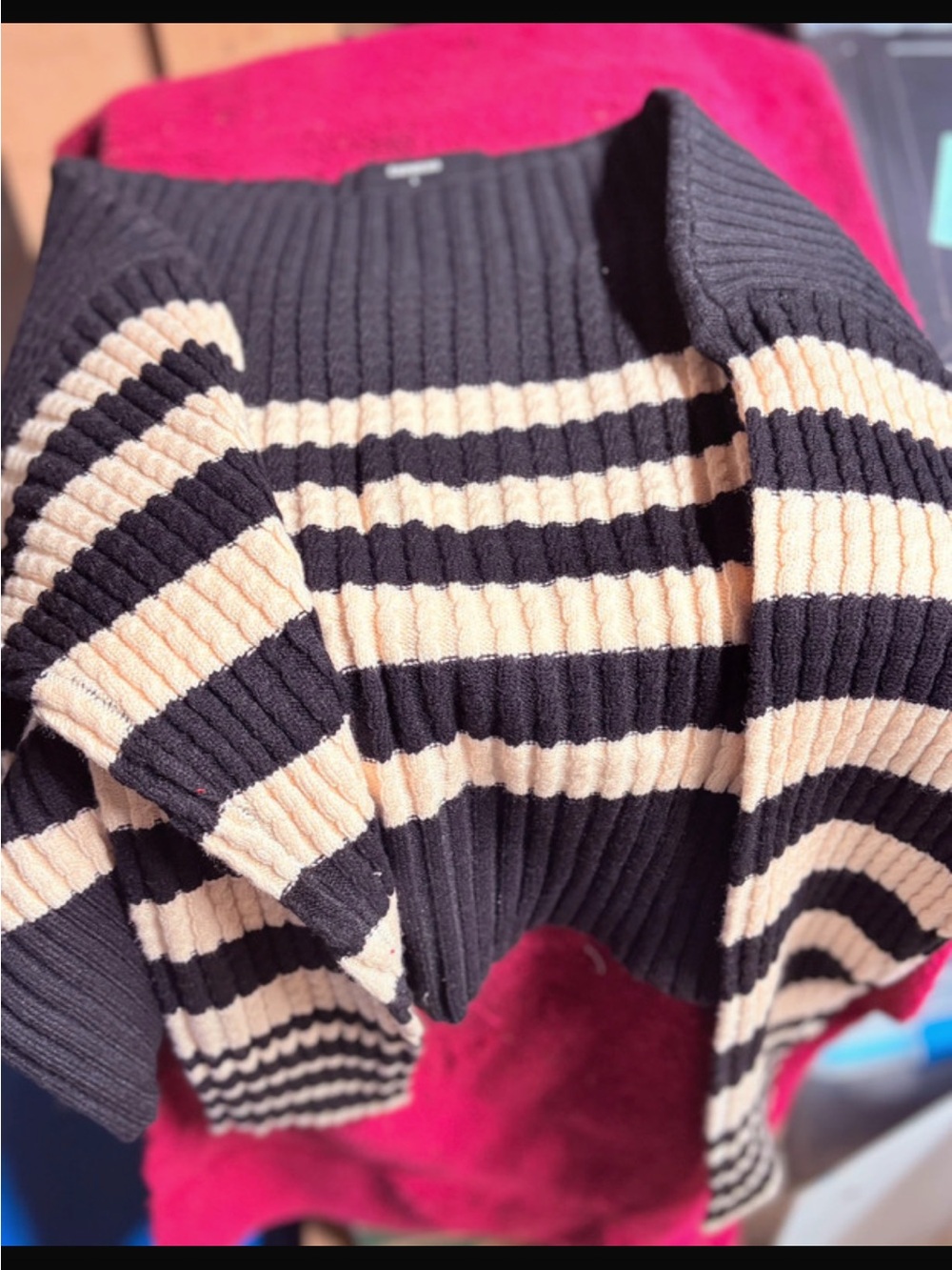 Express Ribbed Crewneck Sweater in Black & Cream Stripes